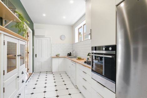 Photo of property in 24 Pembroke Road, Northland, Wellington, 6012