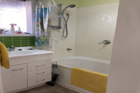 Photo of property in 2/36 Blacklock Avenue, Henderson, Auckland, 0612