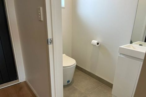 Photo of property in 4/60 Highland Drive, Highland Park, Auckland, 2010