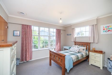 Photo of property in 86 Ruamahanga Crescent, Terrace End, Palmerston North, 4410