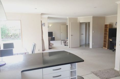Photo of property in 16 Monash Place, Flat Bush, Auckland, 2016