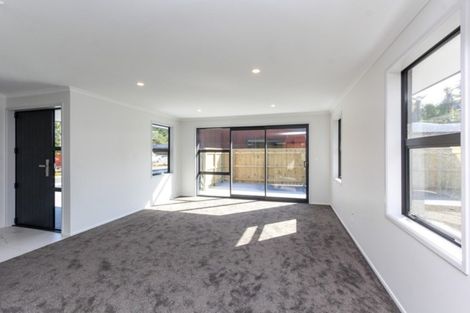 Photo of property in 5 Mackillop Way, Brooklands, New Plymouth, 4310