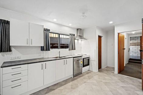 Photo of property in 2/20 Roulston Street, Pukekohe, 2120