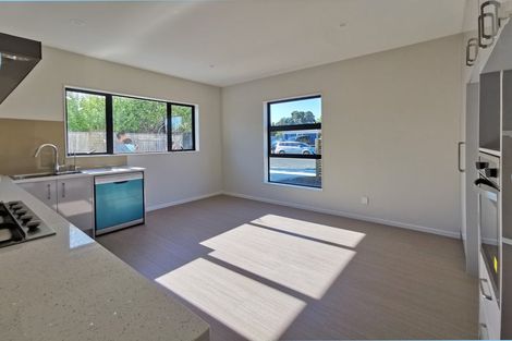 Photo of property in 2/9 Billabong Place, Botany Downs, Auckland, 2010