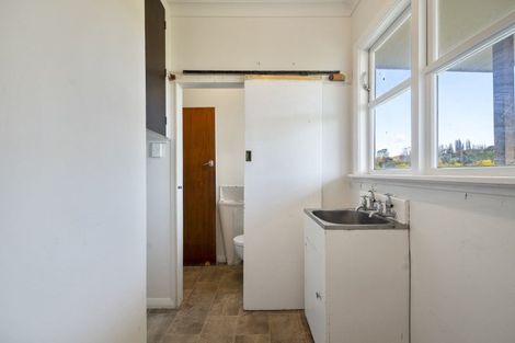 Photo of property in 14 Gordon Terrace, Hunterville, 4730