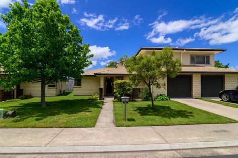 Photo of property in 4/64 Kawaha Point Road, Kawaha Point, Rotorua, 3010