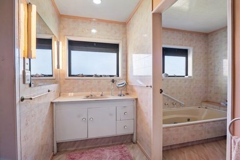 Photo of property in 6 Muricata Avenue, Mount Maunganui, 3116