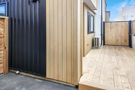 Photo of property in 6/7 Wainuiomata Road, Wainuiomata, Lower Hutt, 5014