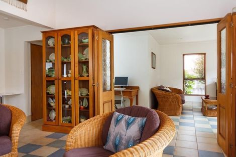 Photo of property in 27a Horotutu Road, Greenlane, Auckland, 1061