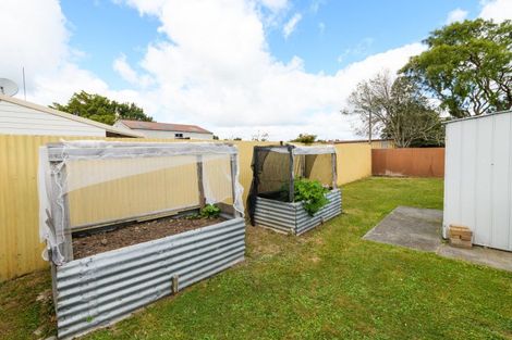 Photo of property in 15a Carthew Street, Feilding, 4702