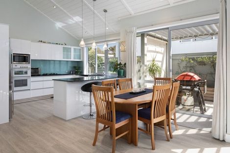 Photo of property in 7 Ian Place, Waihi Beach, 3611