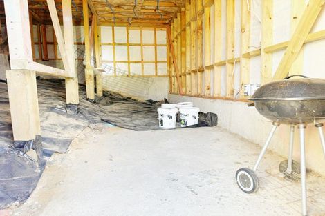 Photo of property in 63 Ruskin Road, Newlands, Wellington, 6037