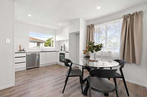 Photo of property in 1/5 Myna Place, Weymouth, Auckland, 2103