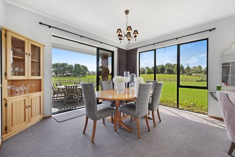 Photo of property in 30 Clifton Road, Whitford, Howick, 2571