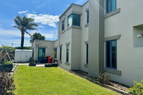 Photo of property in 55 Royal Oak Drive, Kelvin Grove, Palmerston North, 4414