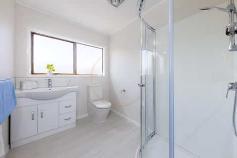 Photo of property in 78 Hyperion Drive, Randwick Park, Auckland, 2105