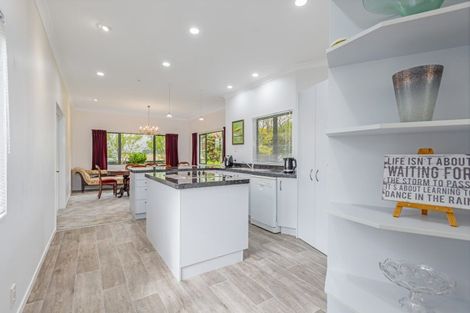 Photo of property in 10 Tui Glen Drive, Levin, 5571