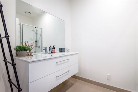 Photo of property in 16/15 Chivalry Road, Glenfield, Auckland, 0629