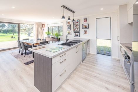 Photo of property in 31 Golf Vue Place, Castlecliff, Whanganui, 4501