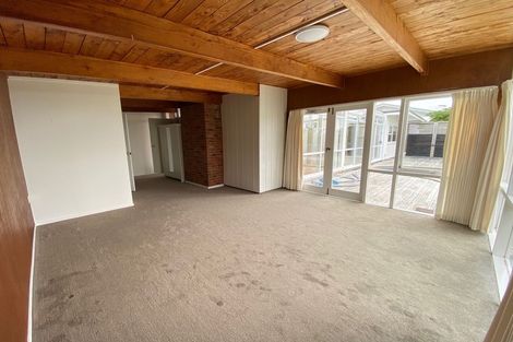 Photo of property in 156 Bleakhouse Road, Mellons Bay, Auckland, 2014