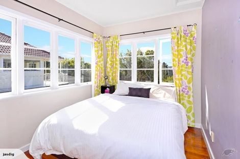 Photo of property in 135a Mokoia Road, Birkenhead, Auckland, 0626