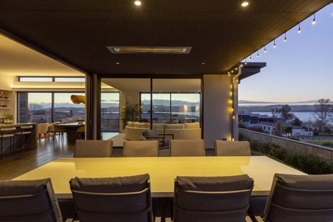 Photo of property in 35 Pukenamu Road, Rainbow Point, Taupo, 3330
