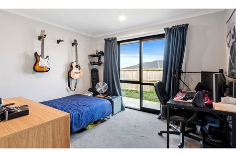 Photo of property in 8 Calder Crescent, Pokeno, 2402