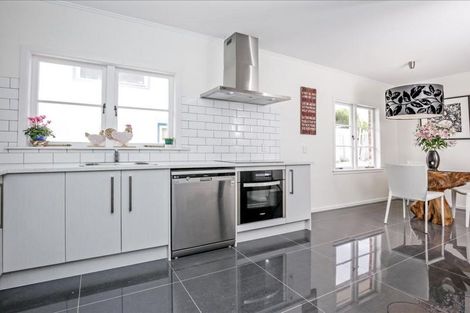 Photo of property in 12 Savoy Road, Glen Eden, Auckland, 0602