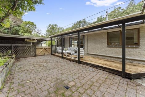 Photo of property in 2/110 Pinehaven Road, Pinehaven, Upper Hutt, 5019