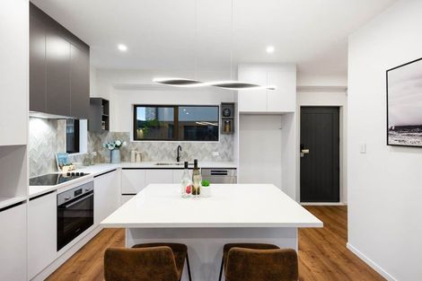 Photo of property in 2/81 Vodanovich Road, Te Atatu South, Auckland, 0610