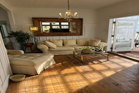 Photo of property in 8 Effingham Street, North New Brighton, Christchurch, 8083