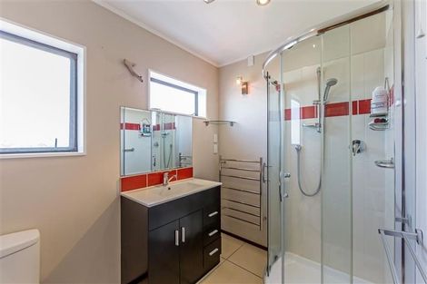 Photo of property in 20 Zita Avenue, Matakatia, Whangaparaoa, 0930