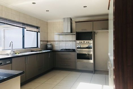 Photo of property in 14 Condor Place, Unsworth Heights, Auckland, 0632