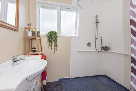 Photo of property in 57 View Road, Hikurangi, 0114