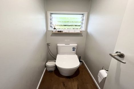 Photo of property in 1/214 Sunnynook Road, Totara Vale, Auckland, 0627