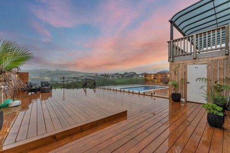 Photo of property in 13 Peacock Place, Pokeno, 2402