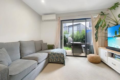 Photo of property in 24 Tima Lane, Mangere Bridge, Auckland, 2022