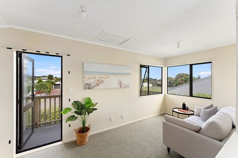 Photo of property in 13 Reeves Street, Waikanae Beach, Waikanae, 5036