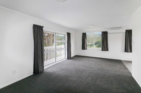 Photo of property in 111 Holborn Drive, Stokes Valley, Lower Hutt, 5019