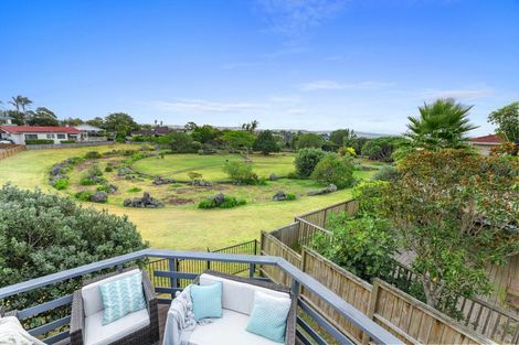 Photo of property in 37 Pigeon Mountain Road, Half Moon Bay, Auckland, 2012