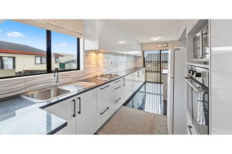 Photo of property in 2/24 Norrie Smith Avenue, Flat Bush, Auckland, 2023