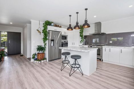 Photo of property in 8 Larches Lane, Kinloch, Taupo, 3377