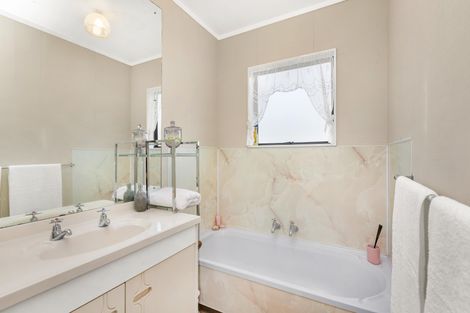 Photo of property in 8a Primrose Street, Raglan, 3225