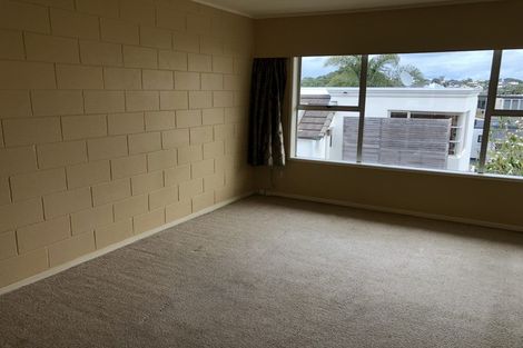 Photo of property in 2/16 Beach Road, Castor Bay, Auckland, 0620