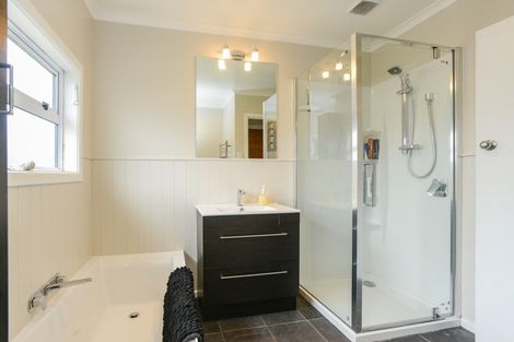 Photo of property in 15 Read Crescent, Clive, 4102