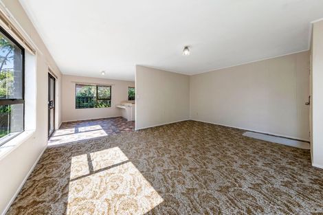 Photo of property in 2/35 Ti Nana Crescent, Henderson, Auckland, 0610