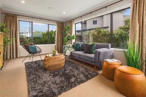 Photo of property in 8 Aoraki Rise, Aotea, Porirua, 5024