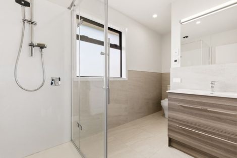 Photo of property in 1 Glendas Way, Acacia Bay, 3385