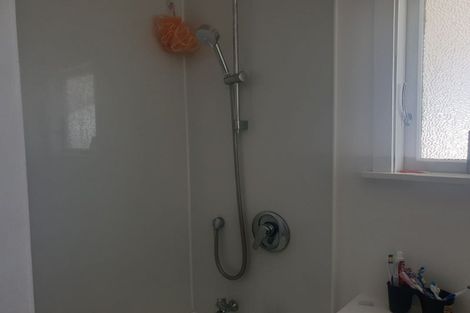 Photo of property in 6a Matahourua Crescent, Cannons Creek, Porirua, 5024