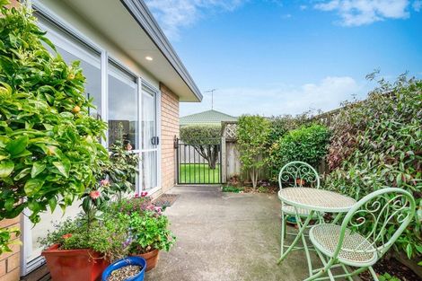 Photo of property in 17a Villa Grove, Paraparaumu, 5032